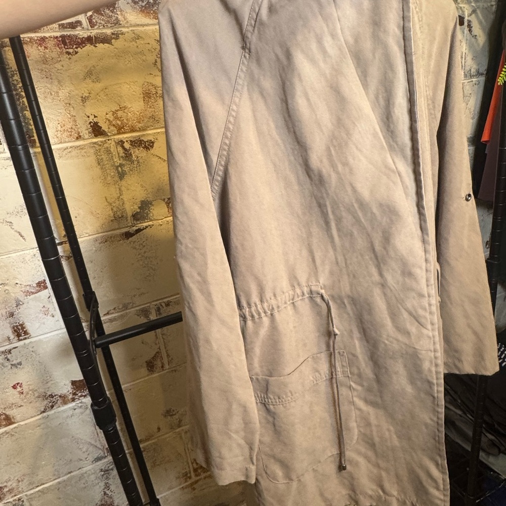 BE COOL Trench Coat - Picture 2 of 9